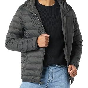 Amazon Essentials Men's Lightweight Packable Hooded Puffer Jacket